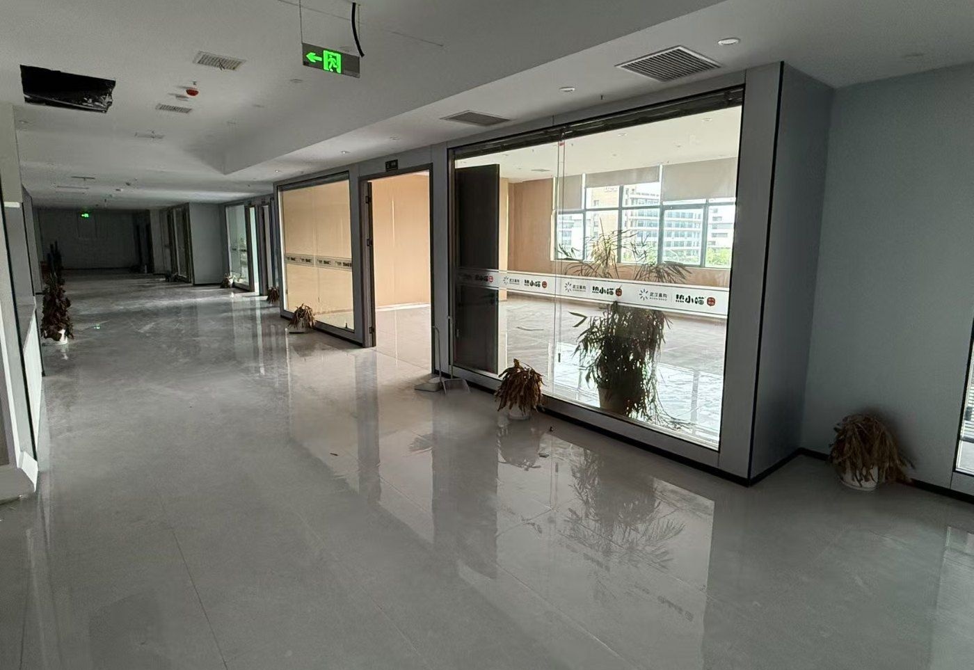 精装厂房 仓库 房东低价直租 地铁口 交通便利 可分租