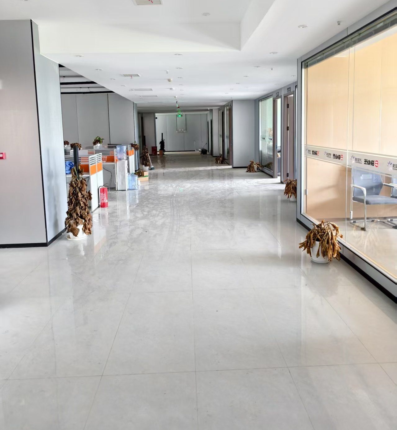 精装厂房 仓库 房东低价直租 地铁口 交通便利 可分租