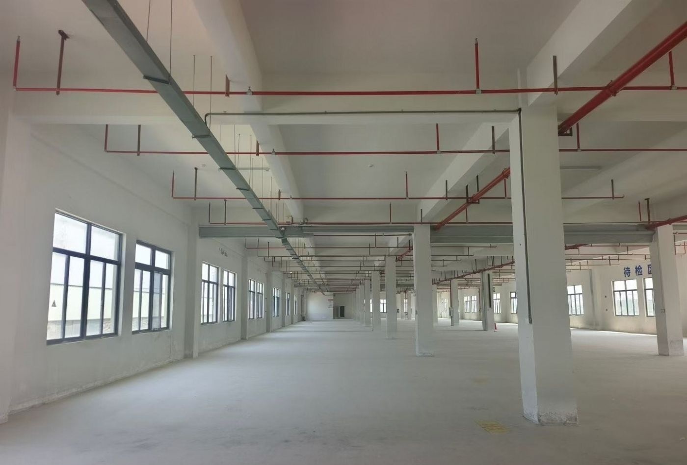 沌口地铁口厂房仓库出租，交通方便，近高架口