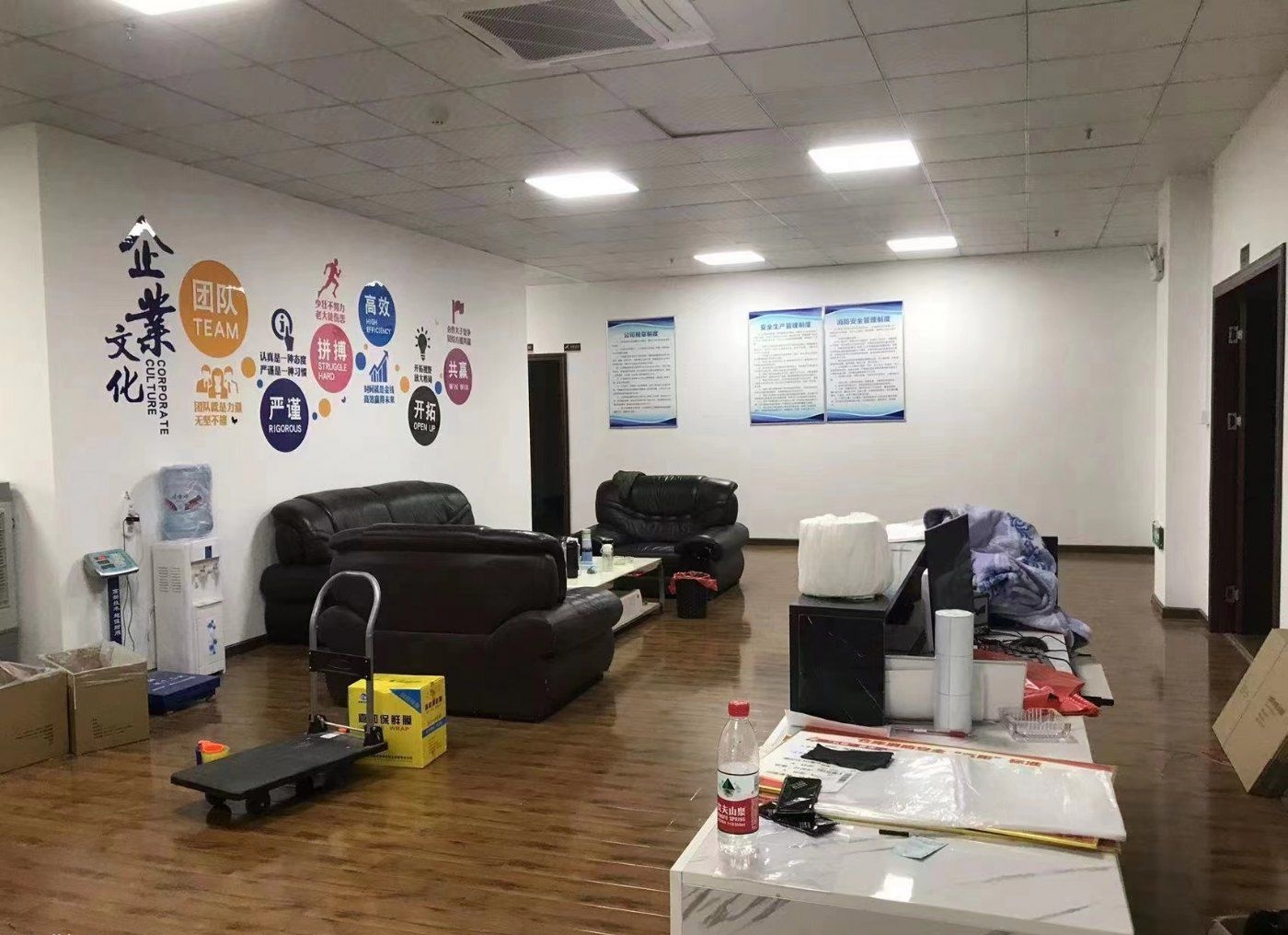 东西湖径河1460平米仓库精装修，13元可生产轻加工，仓储物流，配套全