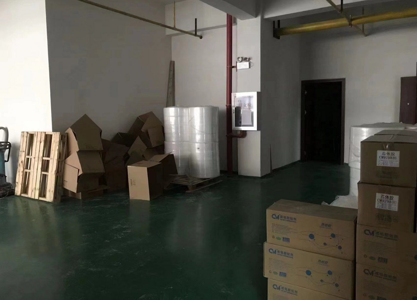 东西湖径河1460平米仓库精装修，13元可生产轻加工，仓储物流，配套全