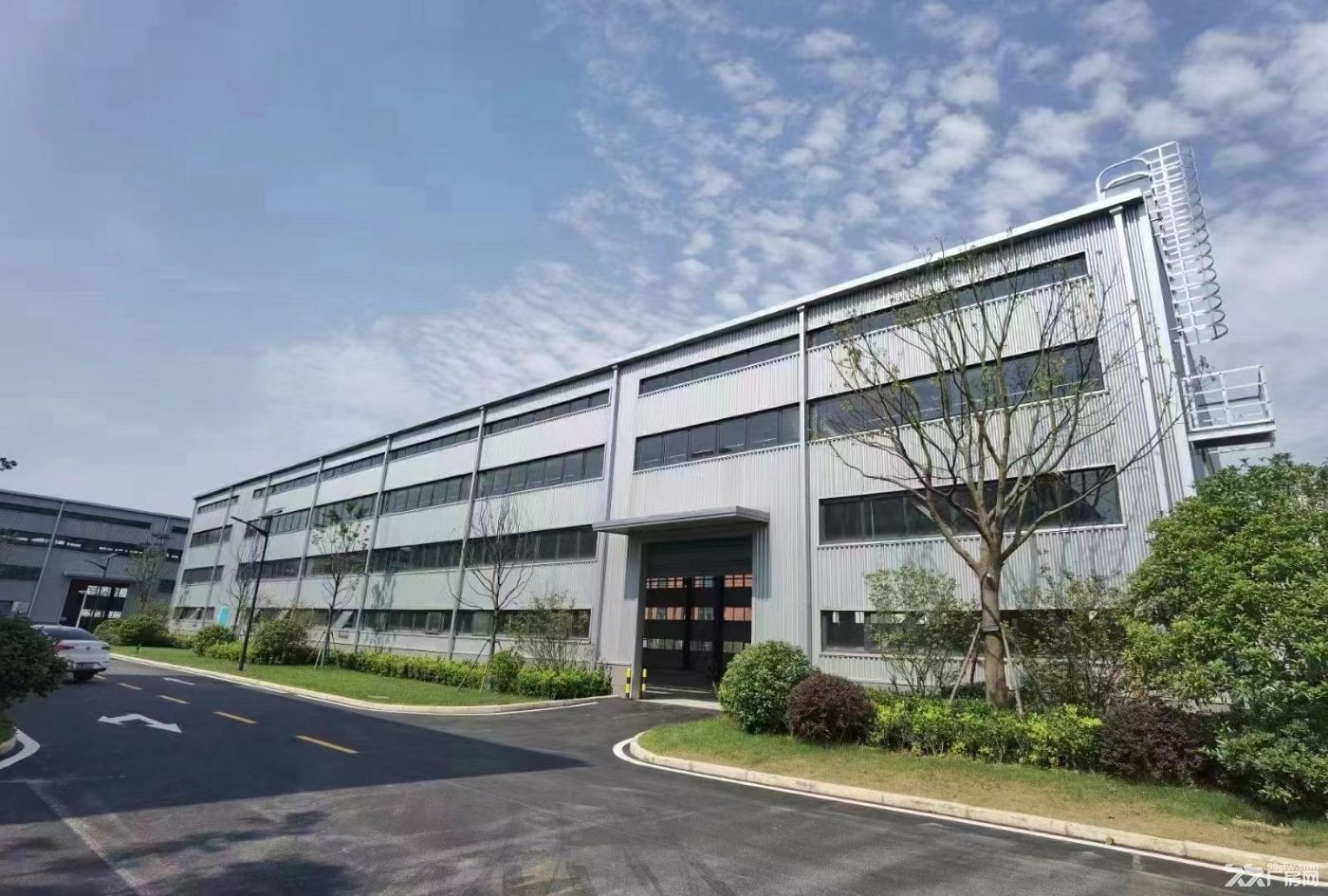 蔡甸星光大道联东U谷单层钢构厂房出租