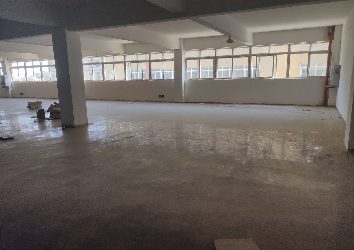 黄陂750平电商办公仓库高4米地坪漆无尘处理配套齐全，整租，进出9米车