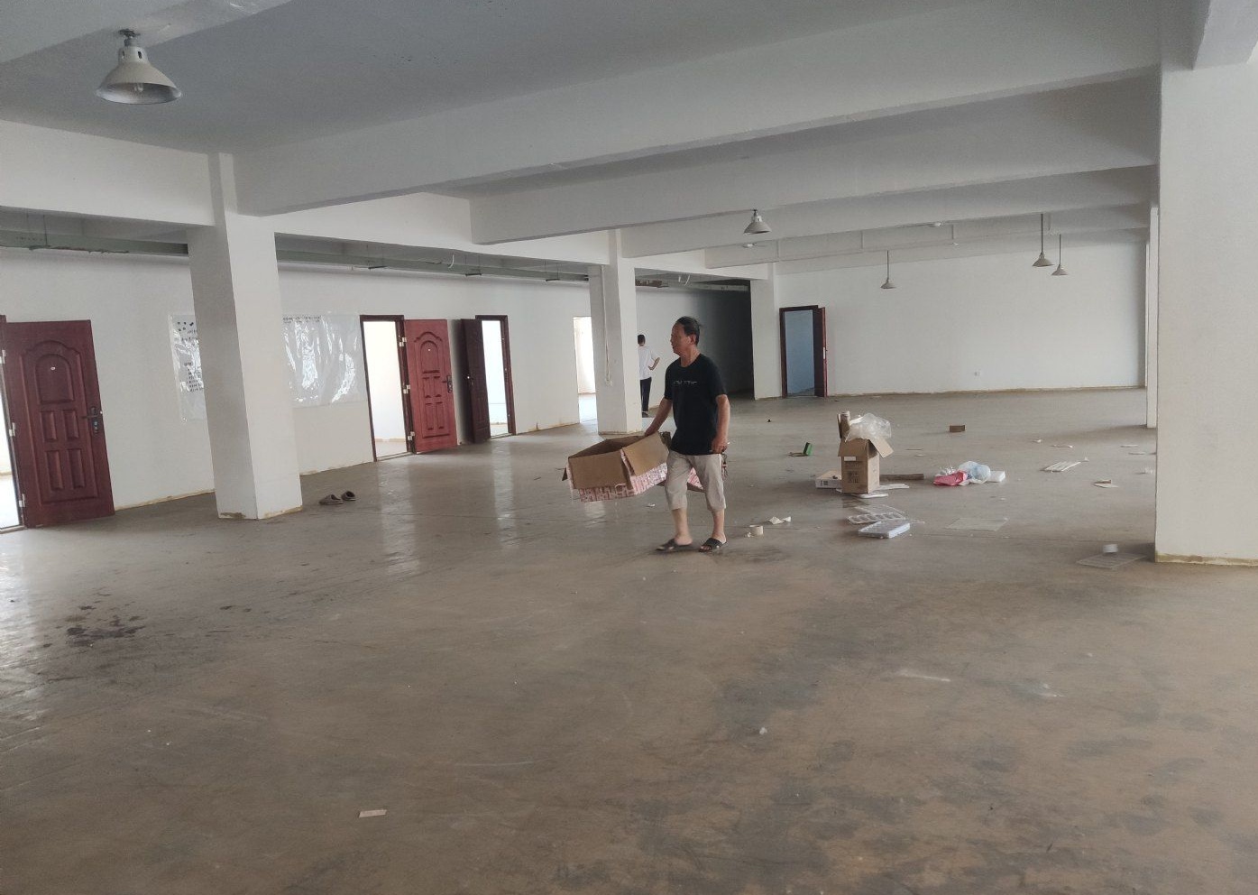 黄陂750平电商办公仓库高4米地坪漆无尘处理配套齐全，整租，进出9米车