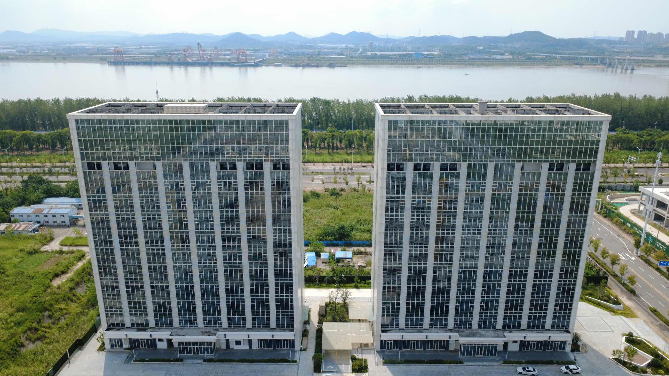 武汉市经开区金发科技企业技术中心写字楼，仓库出租