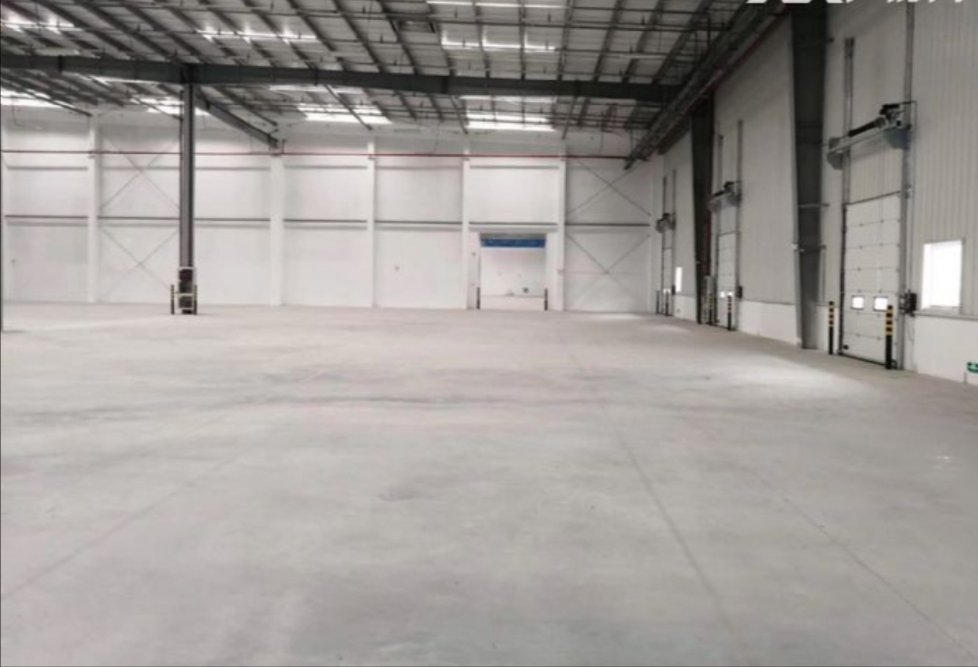 武汉市东西湖区一层高标仓库3.4万平独门独院