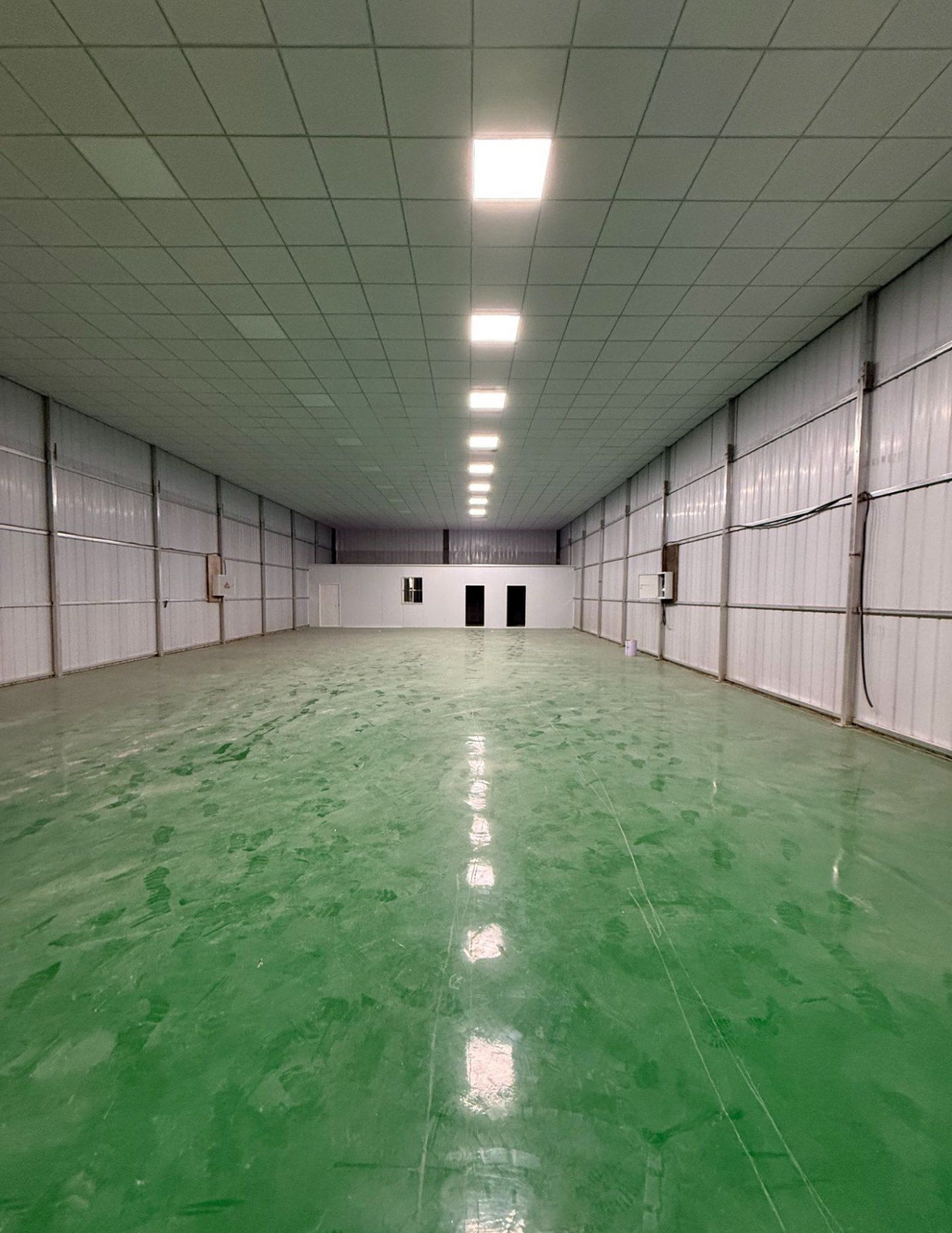 光谷一路一楼厂房实心地出租