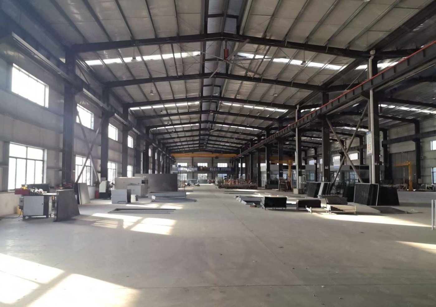 光谷一路一楼厂房实心地出租