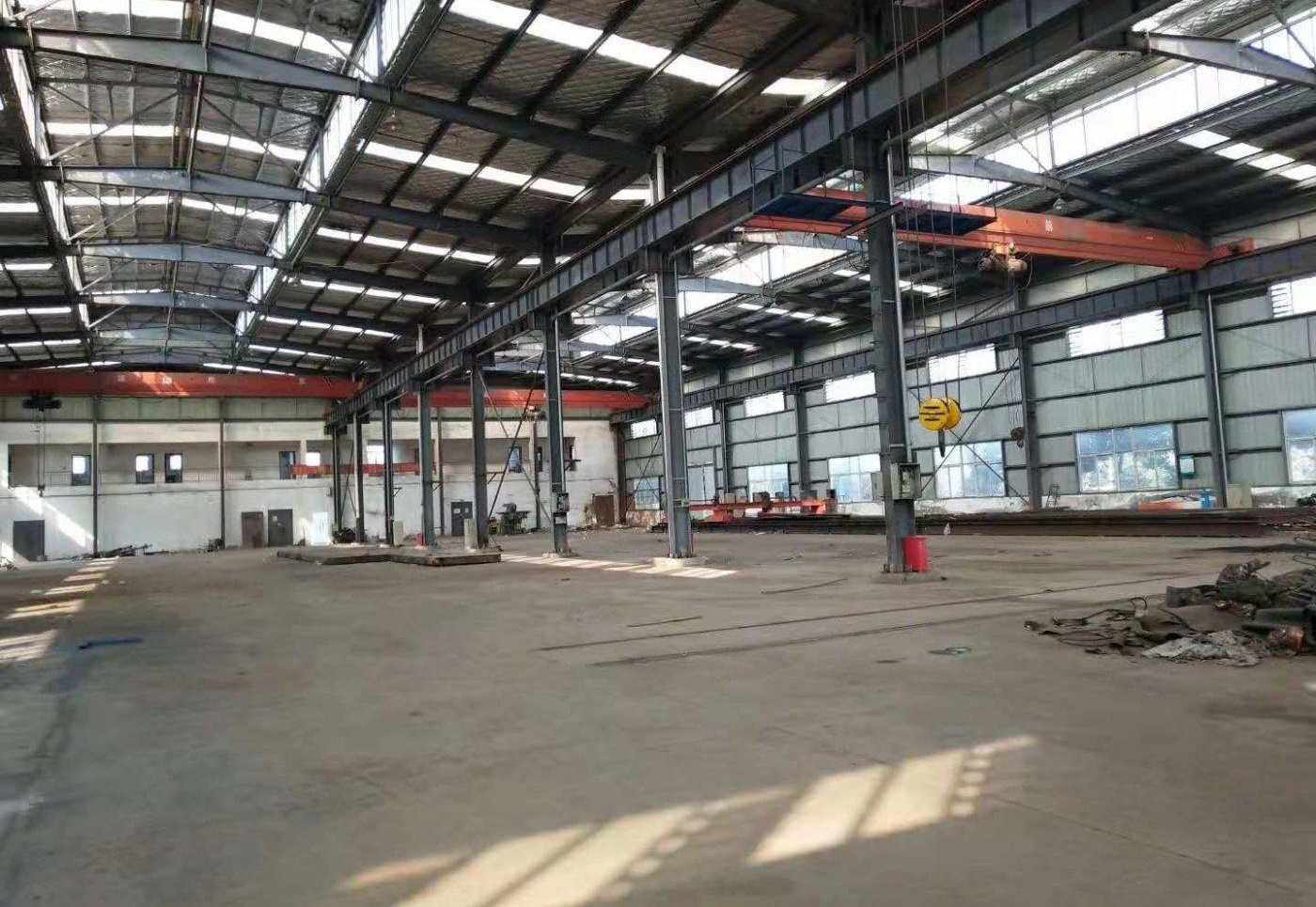 蔡甸柏林2500平米行车15吨5吨各一台配套齐全，进出便利，变压器1600