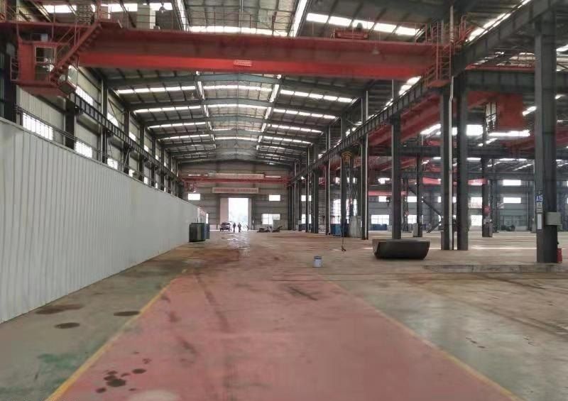 东西湖舵落口1200平钢构行车10吨，进出13米大车，进出方便交通便利