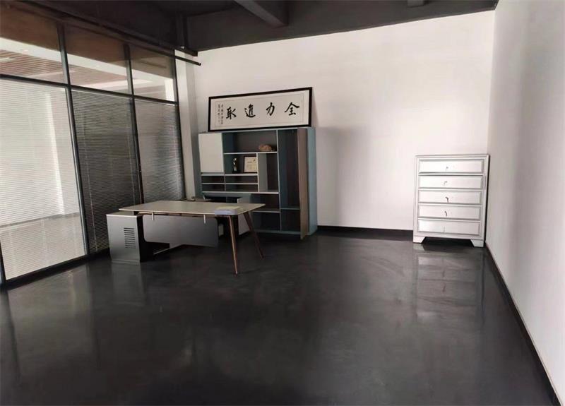 横店玖玖工业园钢构2500平，层高9米，交通便利，按需配套办公宿舍食堂