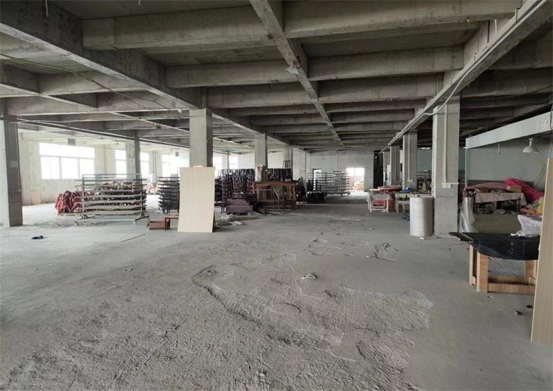 横店玖玖工业园钢构2500平，层高9米，交通便利，按需配套办公宿舍食堂