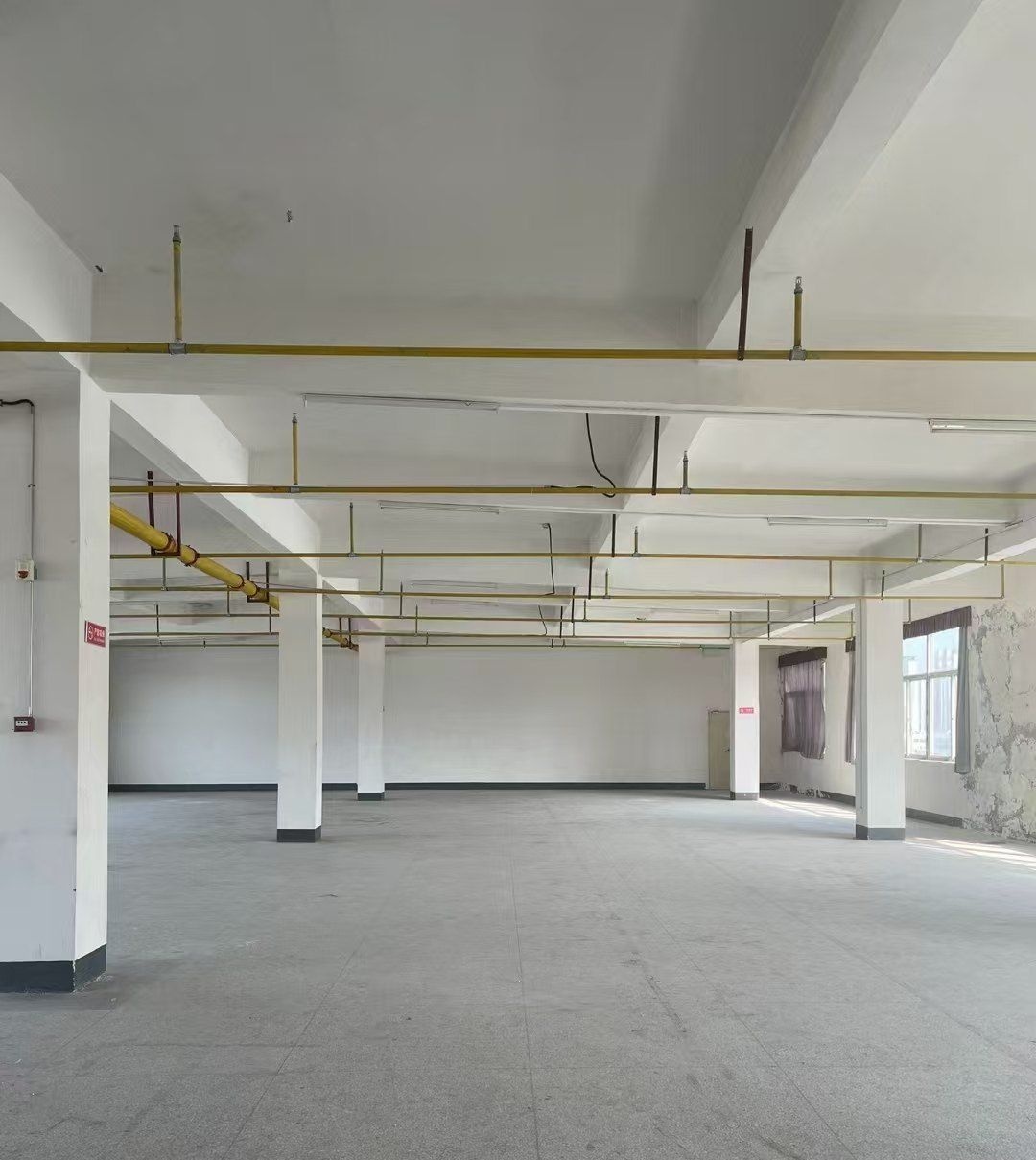 径河650平米厂房货梯2吨，轻工厂房，行业不限